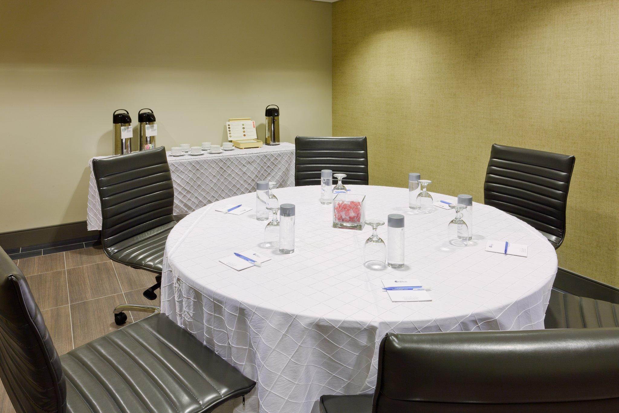 Hotel Indigo East End By Ihg Riverhead Extérieur photo